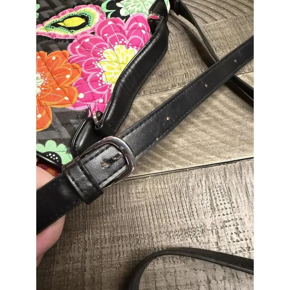 Vera Bradley Turnlock Crossbody Bag in Ziggy Zinnia pattern - Picture 10 of 13